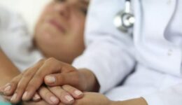 Cure-palliative.-Curare-sempre-anche-quando-non-e-possibile-guarire_articleimage-600×450