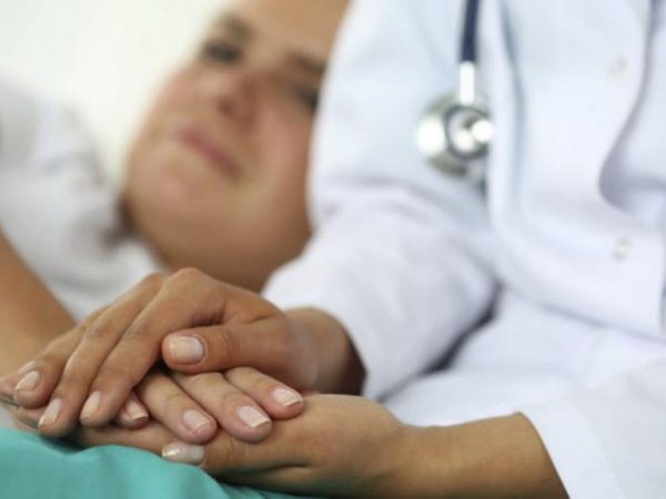 Cure-palliative.-Curare-sempre-anche-quando-non-e-possibile-guarire_articleimage-600×450